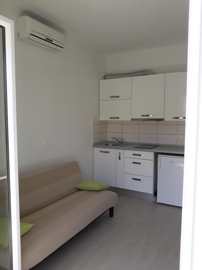 Apartment With Free And Private Parking Makarska Exterior foto