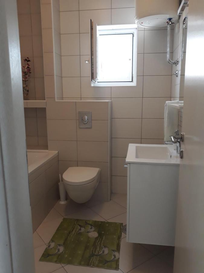 Apartment With Free And Private Parking Makarska Exterior foto