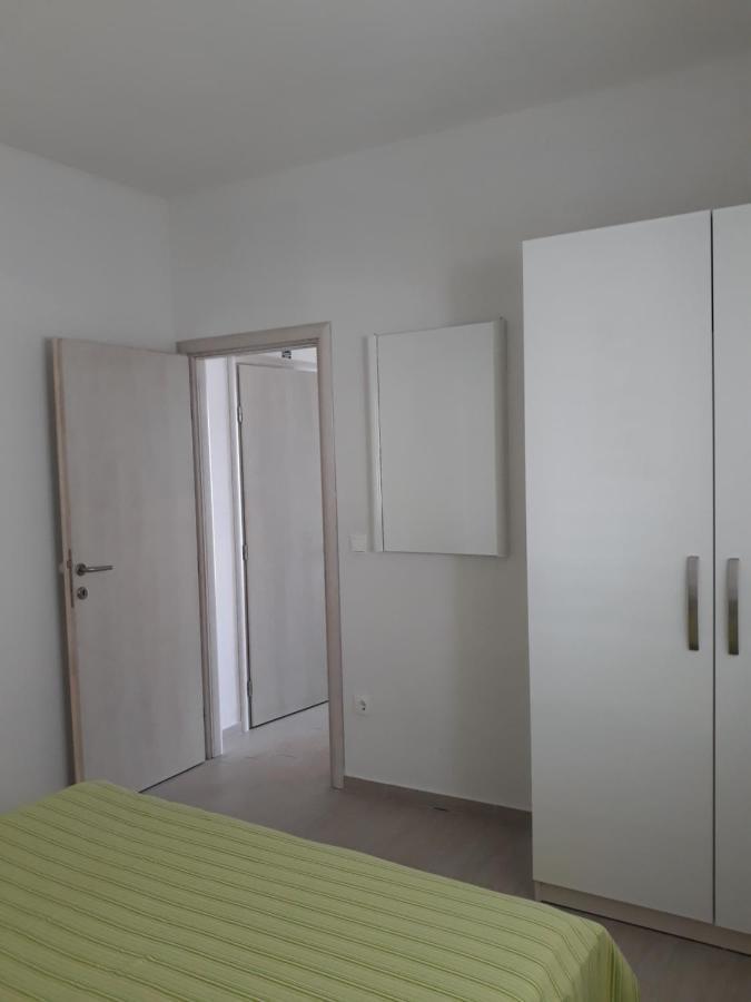 Apartment With Free And Private Parking Makarska Exterior foto